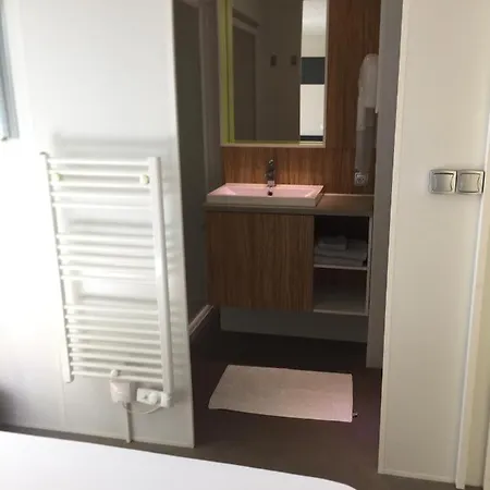 邓根图洛莱斯小屋酒店 3* 萨尔拉拉卡内达