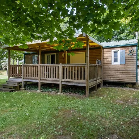 假日公园 邓根图洛莱斯小屋酒店