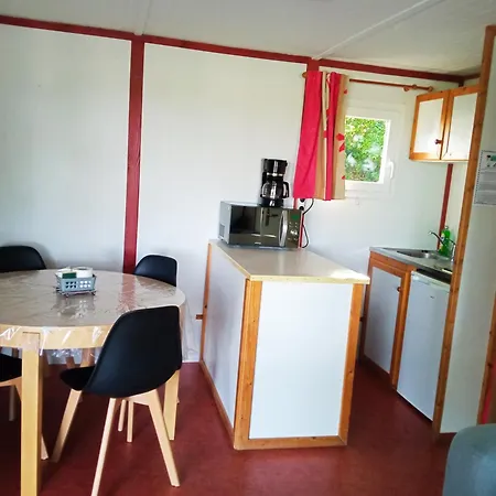 邓根图洛莱斯小屋酒店 萨尔拉拉卡内达