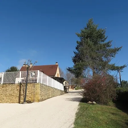 邓根图洛莱斯小屋酒店