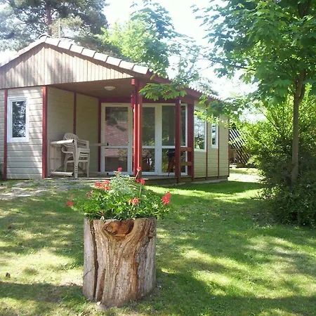 邓根图洛莱斯小屋酒店