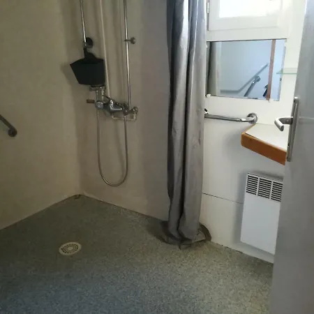 邓根图洛莱斯小屋酒店 假日公园