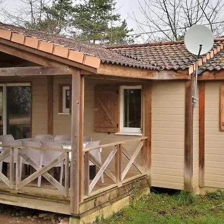 假日公园 邓根图洛莱斯小屋酒店 3*