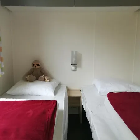 邓根图洛莱斯小屋酒店 假日公园 萨尔拉拉卡内达